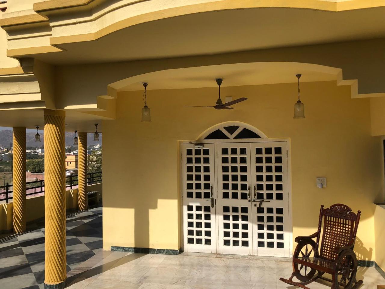 אודייפור Jai Villa Homestay מראה חיצוני תמונה